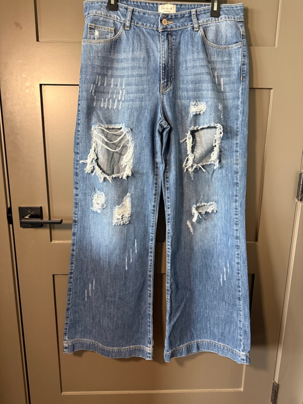 Boutique Distressed Wide-Leg Blue Jeans - Women